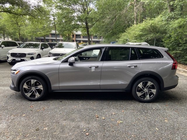 New 2026 Volvo V60 B5 Cross Country Plus w/ Protection Package Premier image 4
