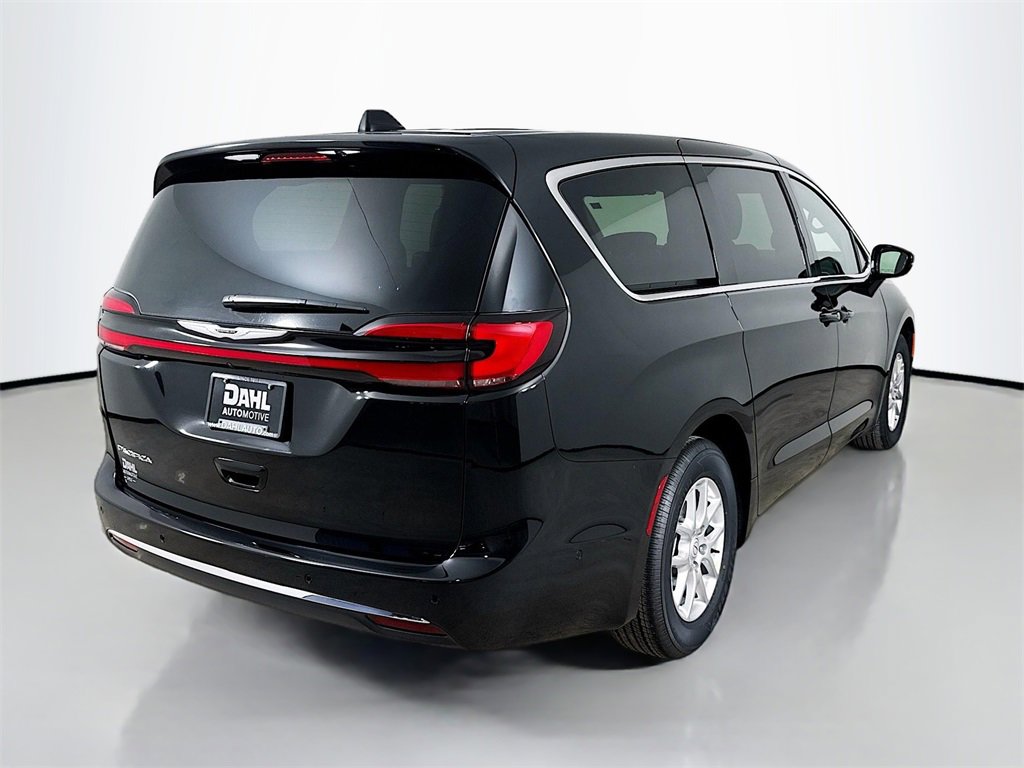 New 2025 Chrysler Pacifica Select image 8