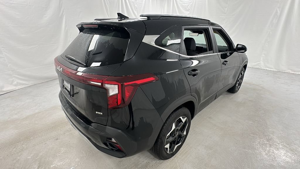 Used 2024 Kia Seltos EX image 3