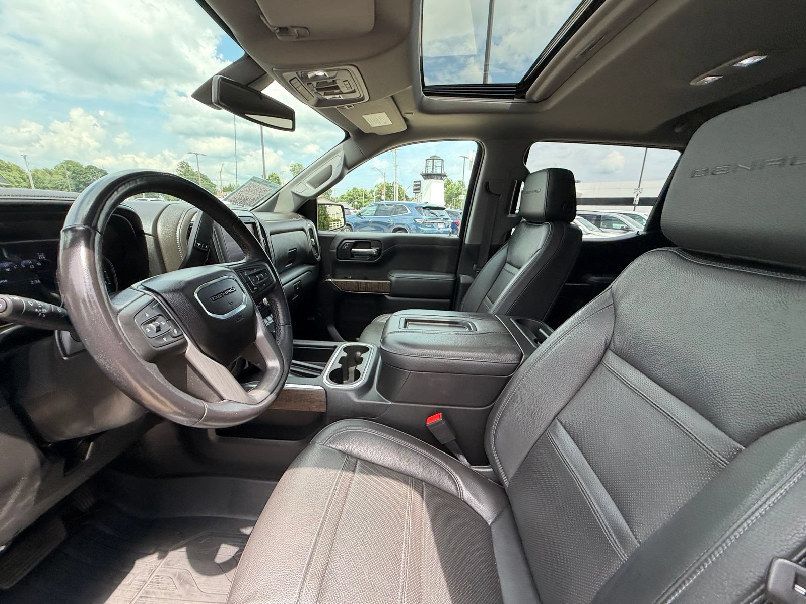 Used 2022 GMC Sierra 1500 Denali w/ Denali Premium Package AWD/4WD image 4