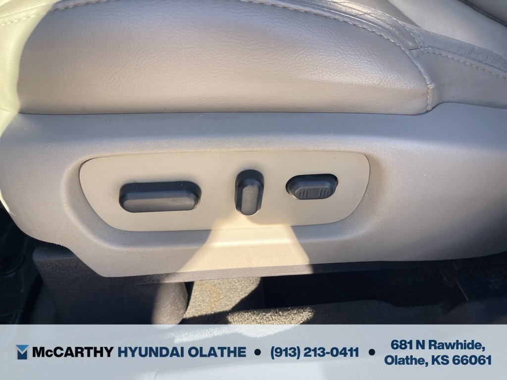 Used 2013 Ford Explorer XLT image 25