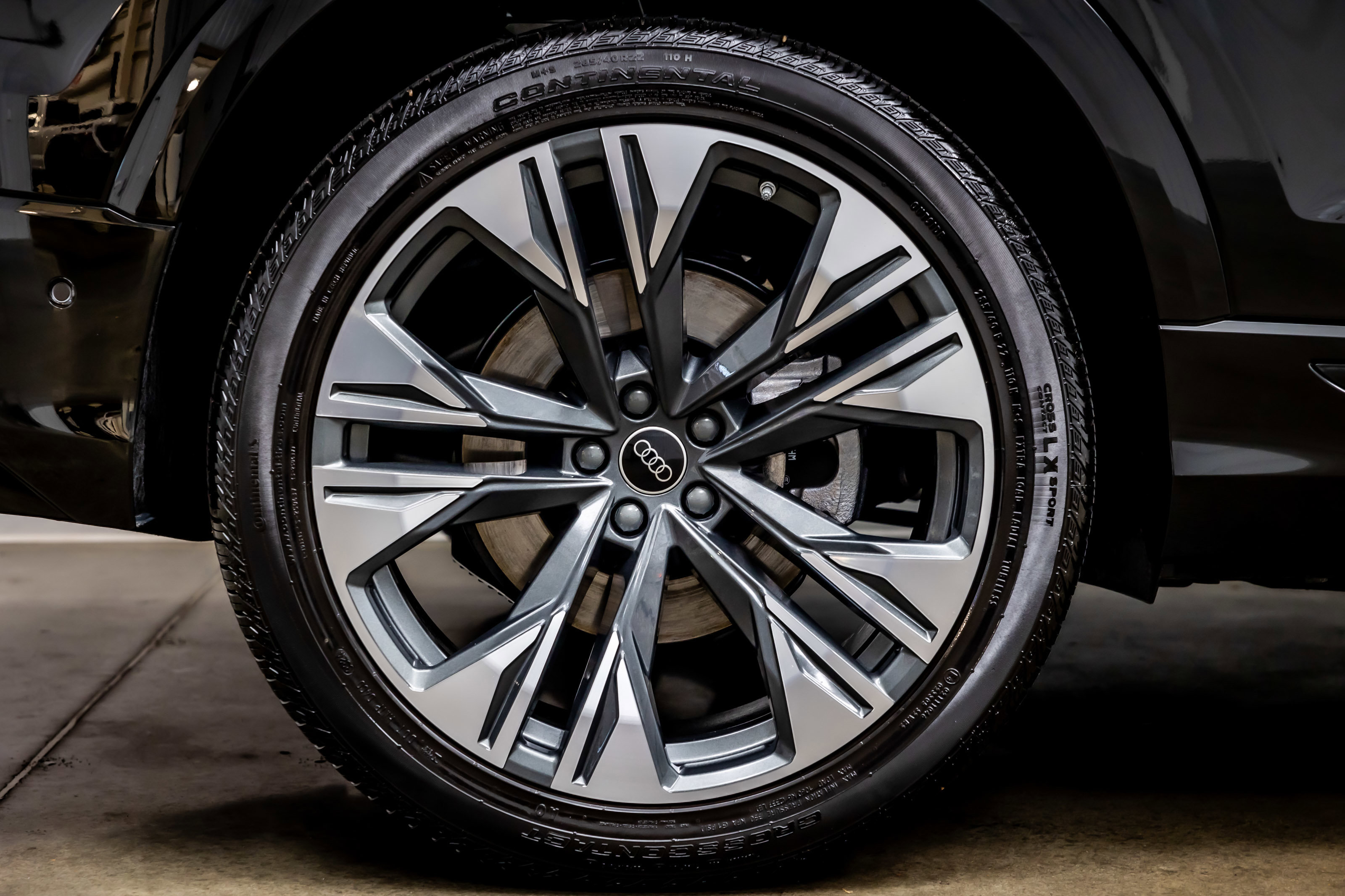 Used 2025 Audi Q8 Prestige image 33