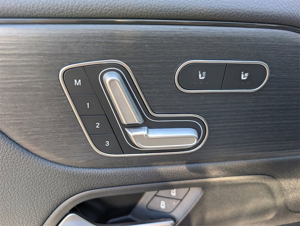 Used 2022 Mercedes-Benz GLA 250 4MATIC image 14