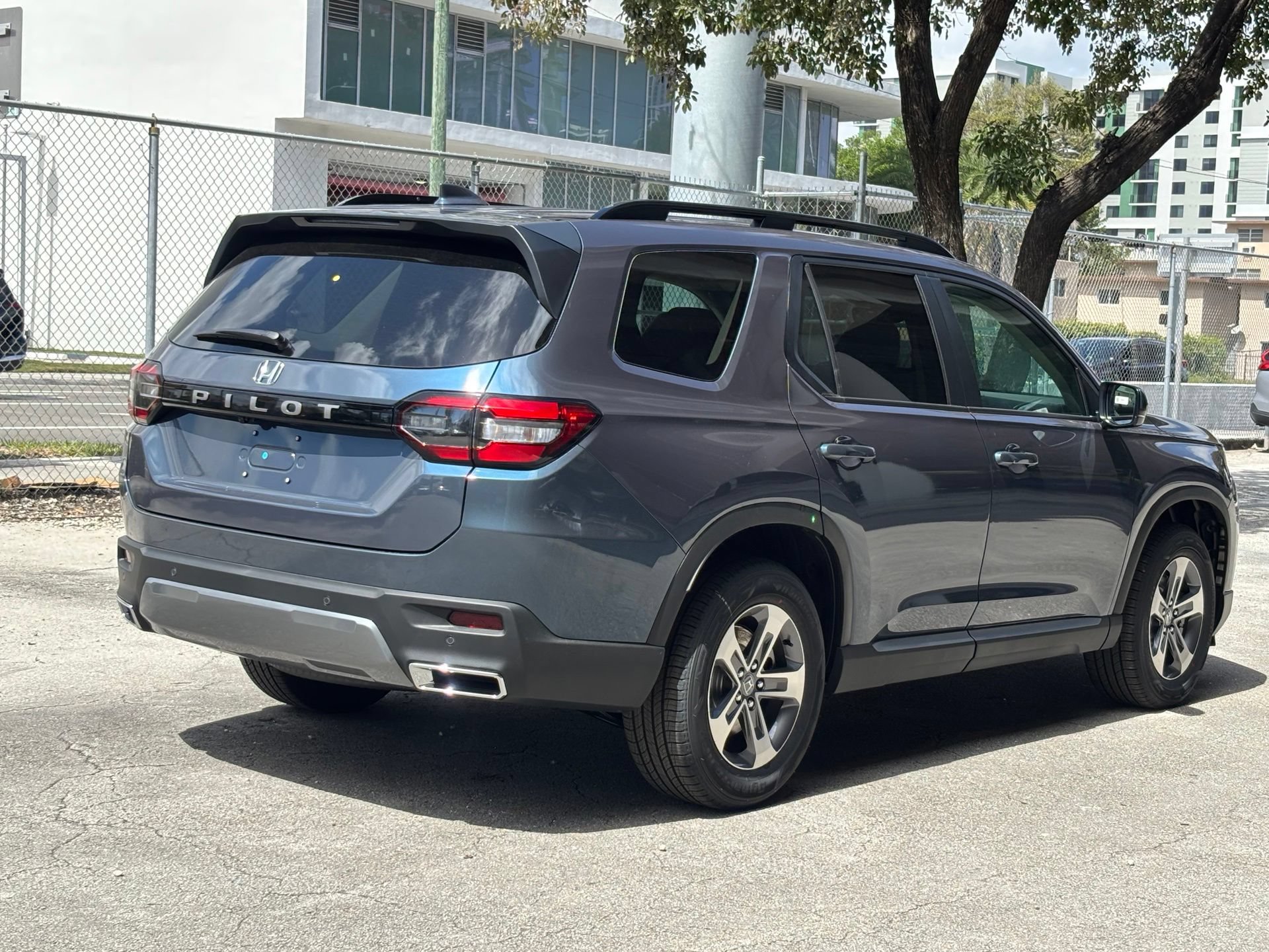 New 2026 Honda Pilot EX-L image 5