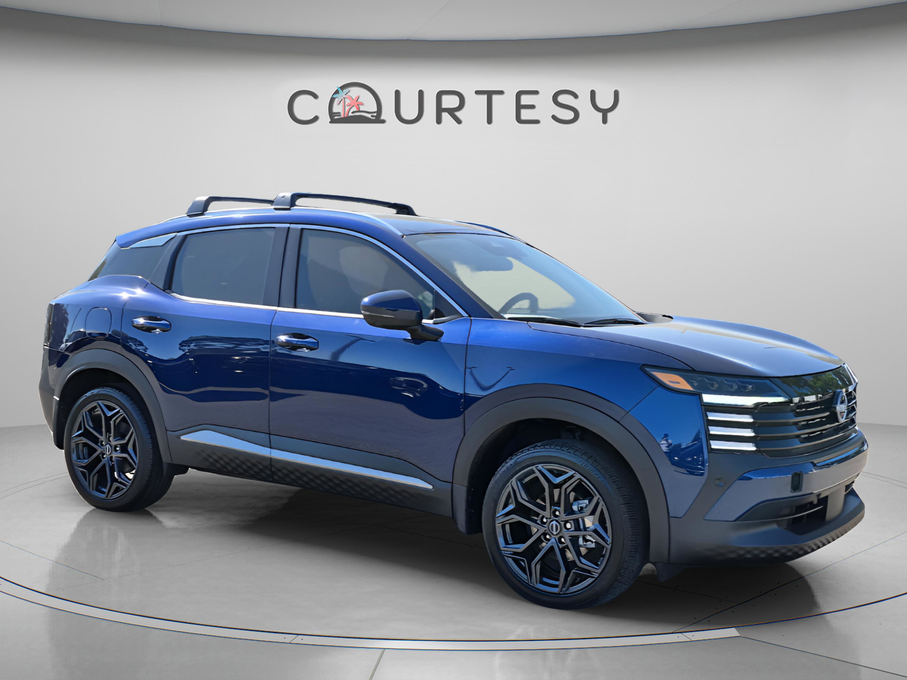 Certified 2025 Nissan Kicks SR FWD image 9