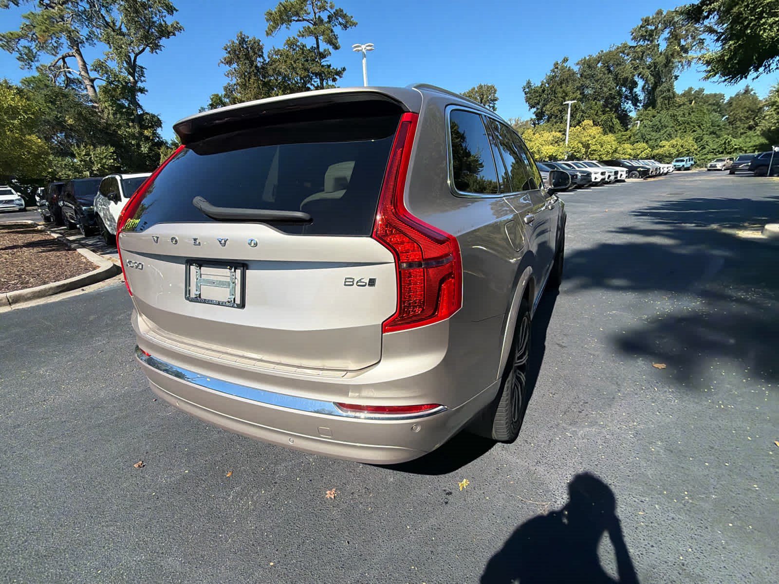 Used 2024 Volvo XC90 B6 Core w/ Protection Package Premier AWD/4WD image 14