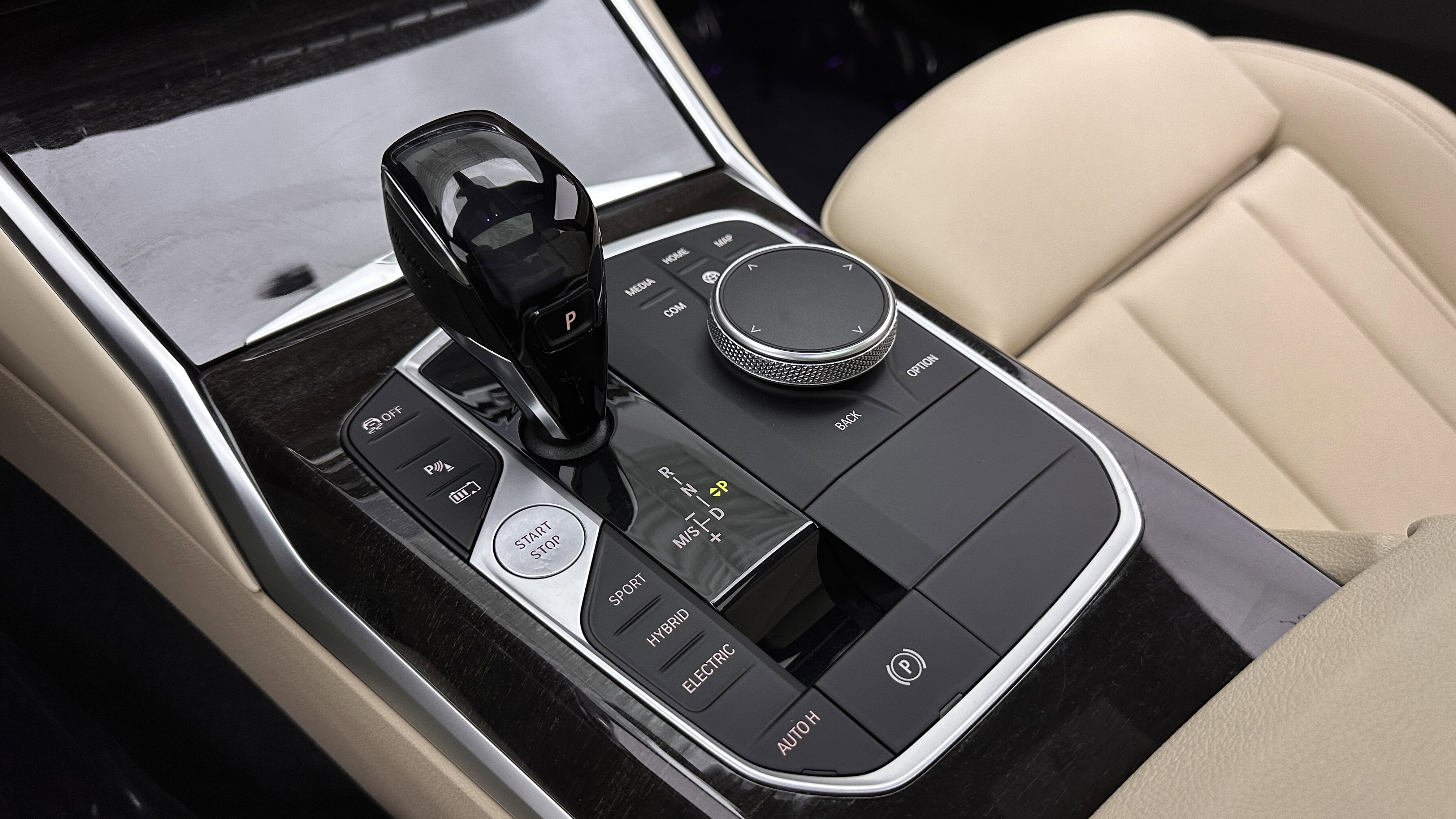 Used 2021 BMW 330e w/ Premium Package image 22