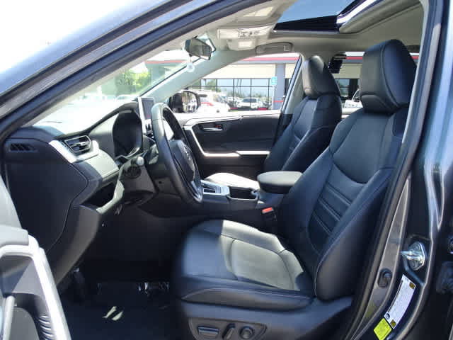 Used 2023 Toyota RAV4 XLE Premium AWD/4WD image 17