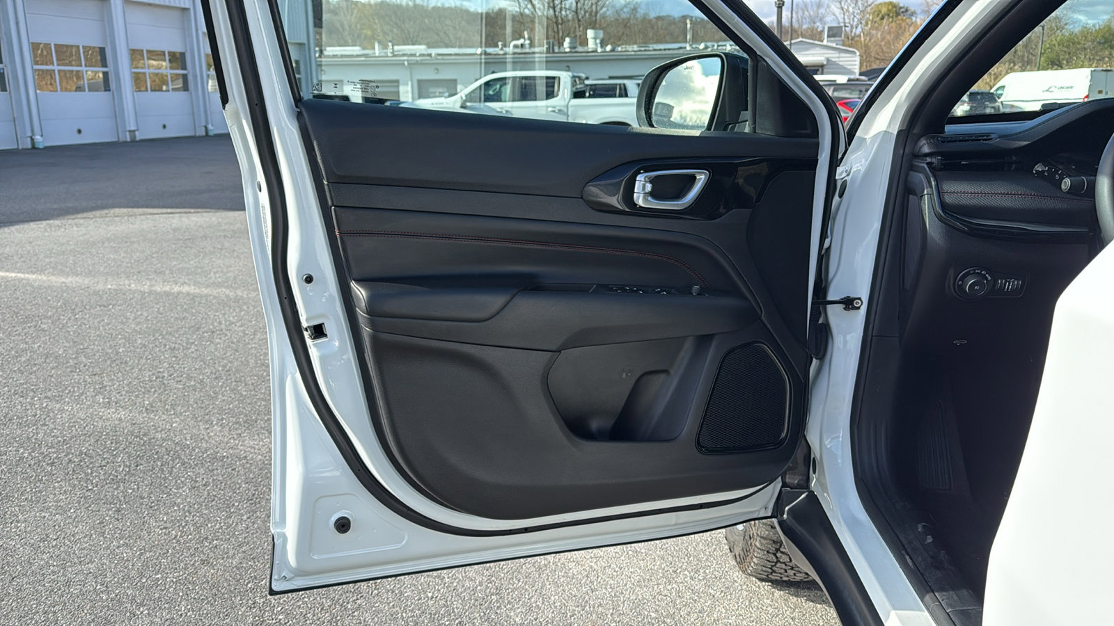 Certified 2024 Jeep Compass Trailhawk image 12