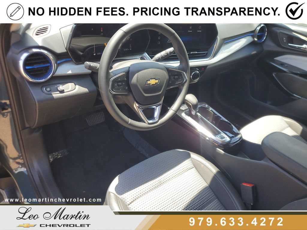 Used 2025 Chevrolet Trax LT w/ Driver Confidence Package FWD image 16
