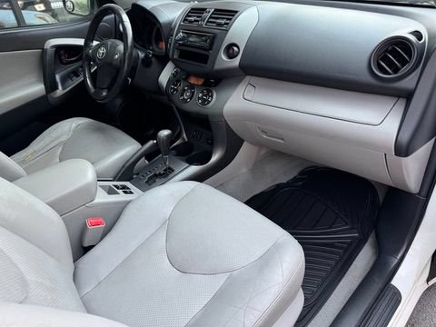 Used 2011 Toyota RAV4 Limited AWD/4WD image 23