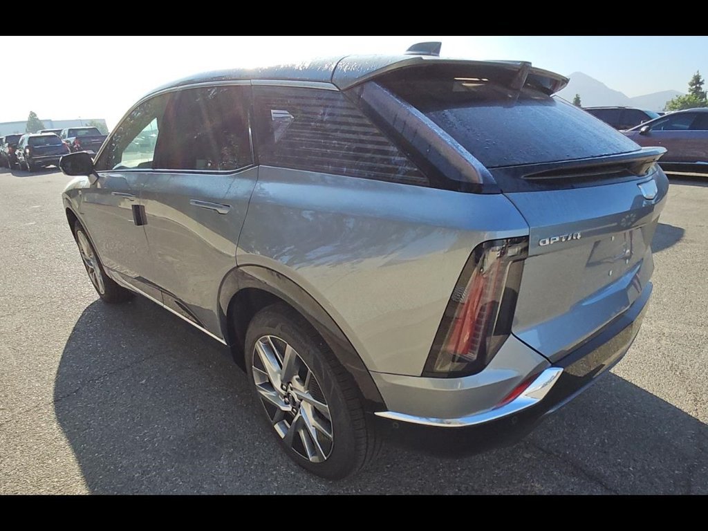 Used 2027 Cadillac Optiq Luxury RWD image 4