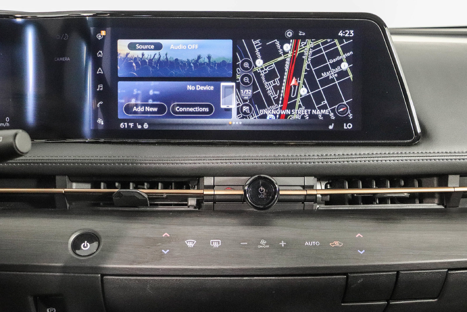 Used 2024 Nissan Ariya FWD image 14