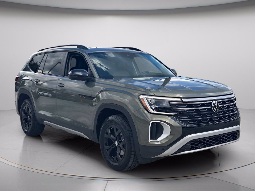 Certified 2025 Volkswagen Atlas Peak Edition SE AWD/4WD image 8