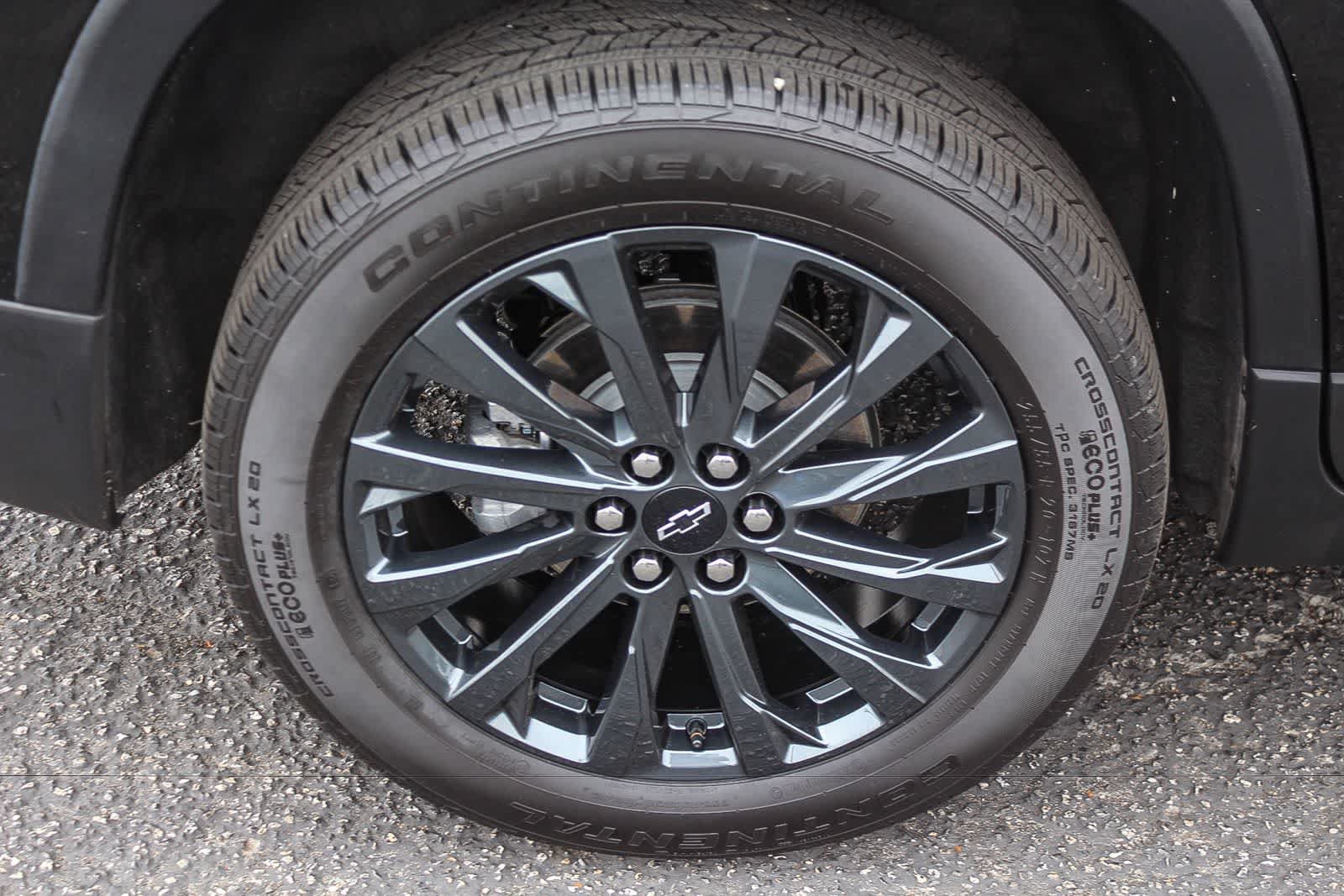 Used 2023 Chevrolet Traverse RS w/ LPO, 'HIT The Road' Package AWD/4WD image 11