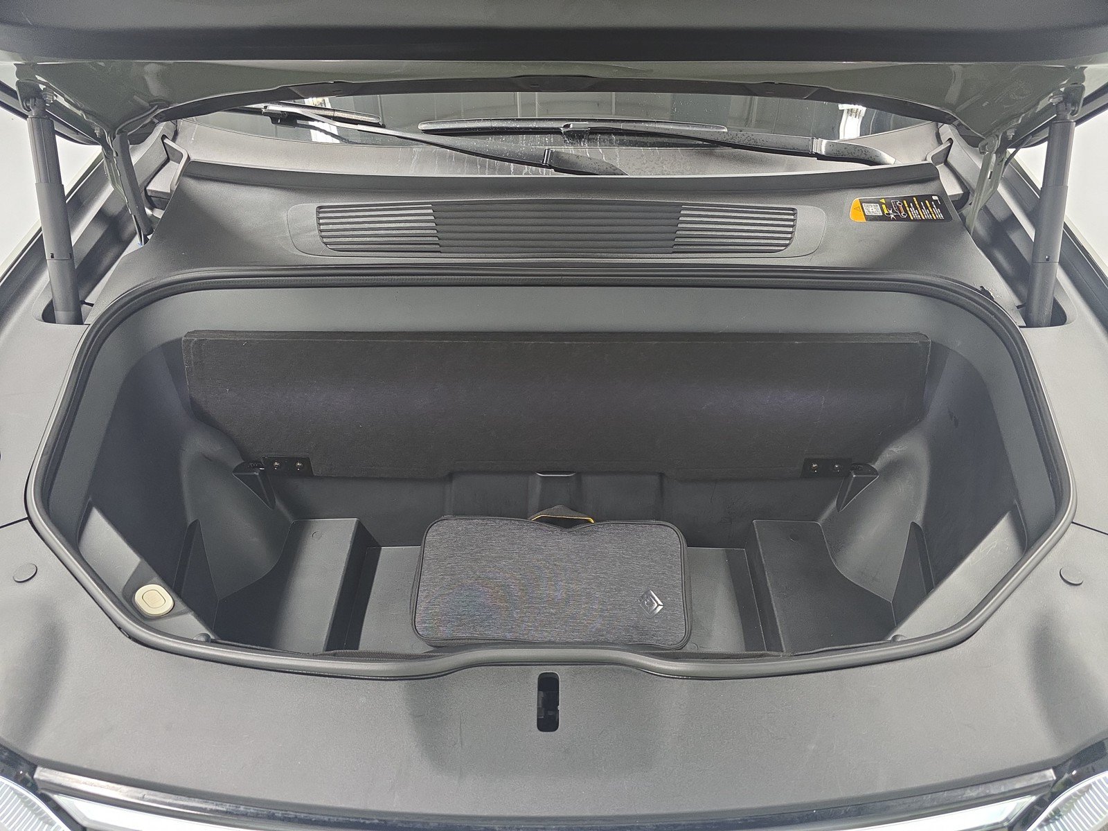 Used 2023 Rivian R1S Launch Edition AWD/4WD image 14