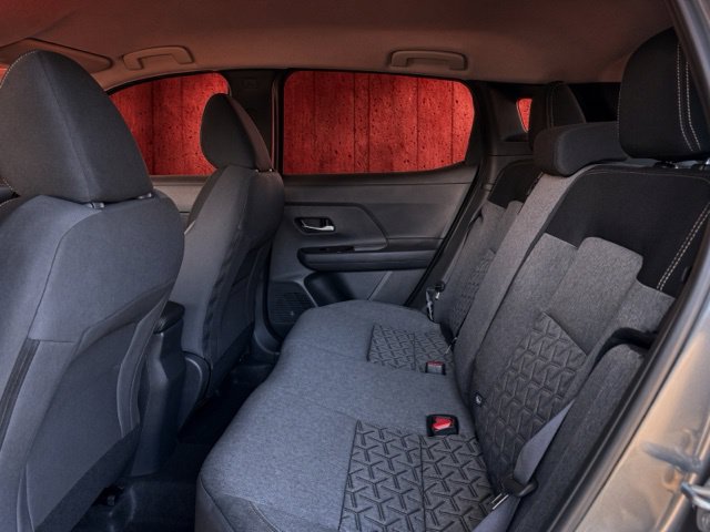 New 2027 Nissan Kicks SV AWD/4WD image 7