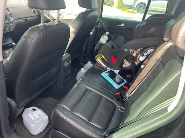 Used 2017 Volkswagen Tiguan SEL FWD image 31