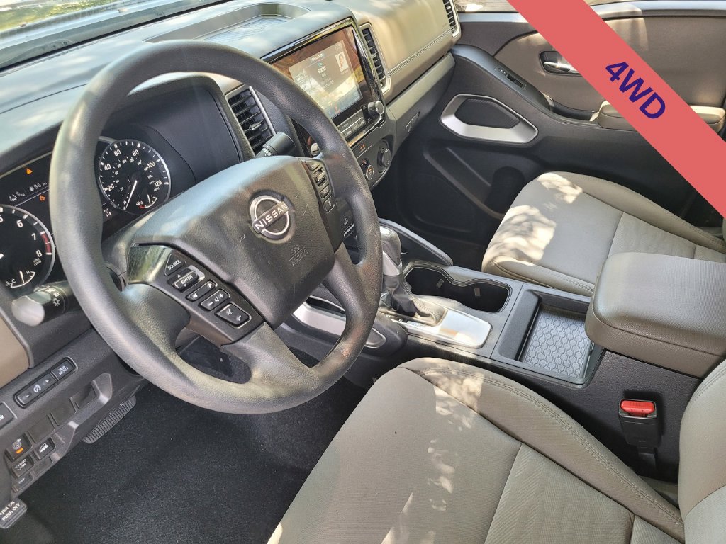 Used 2022 Nissan Frontier SV w/ Technology Package AWD/4WD image 18