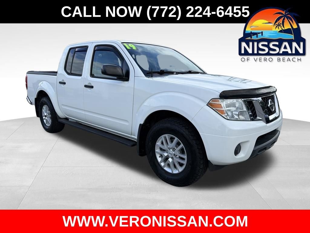 Used 2019 Nissan Frontier SV image 1