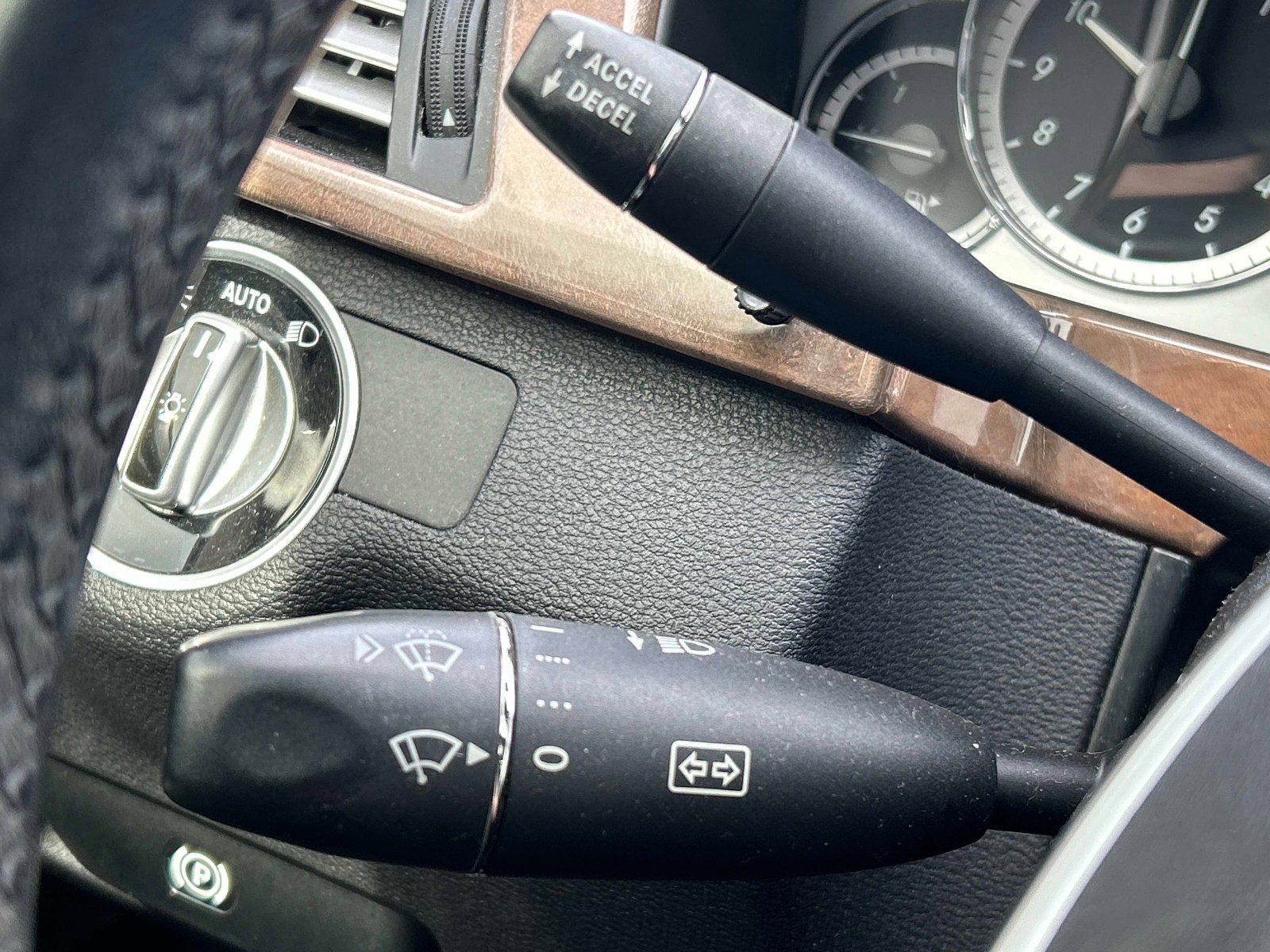 Used 2012 Mercedes-Benz E 350 Sedan image 28