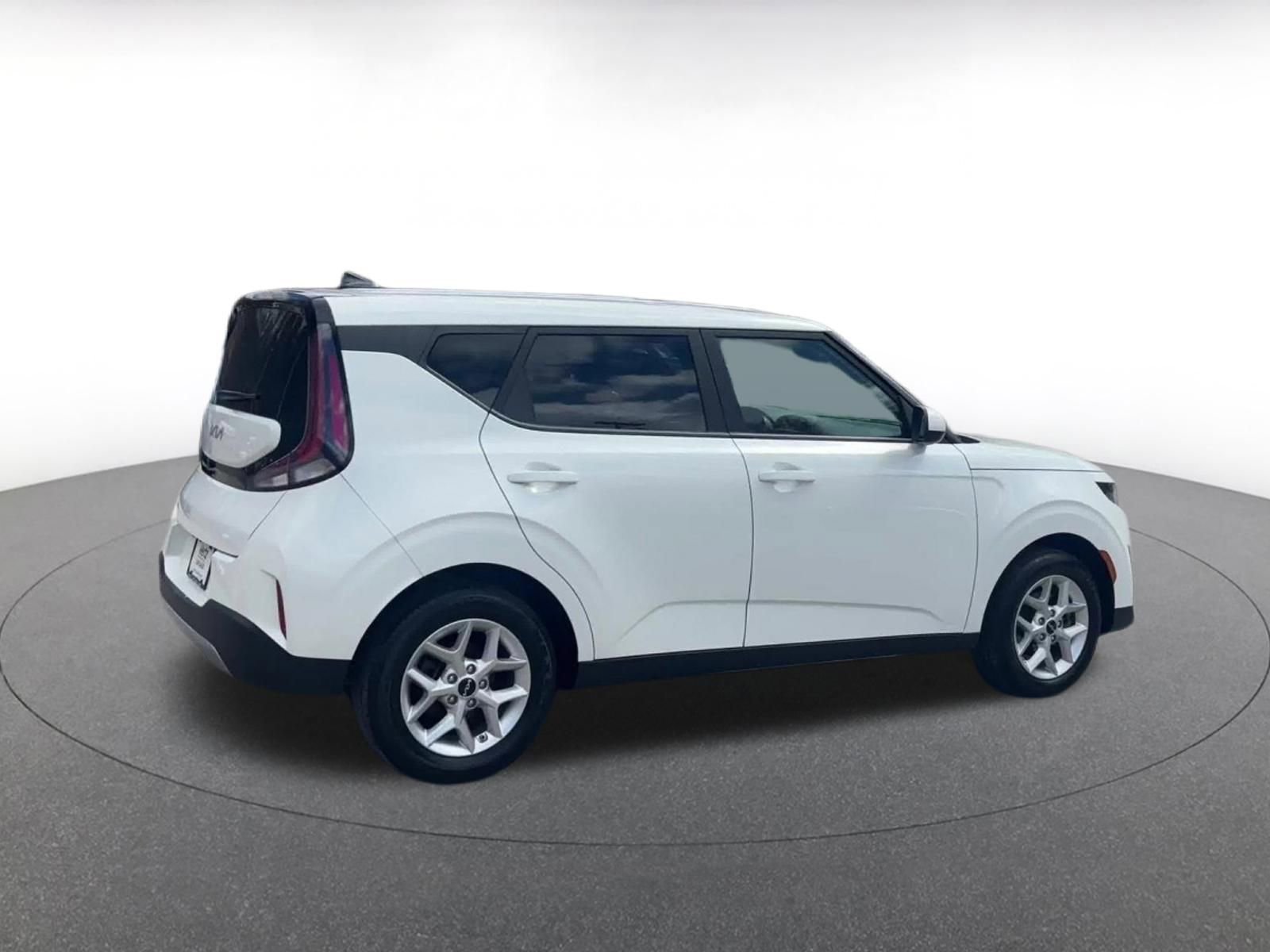 Used 2025 Kia Soul LX w/ LX Technology Package image 15