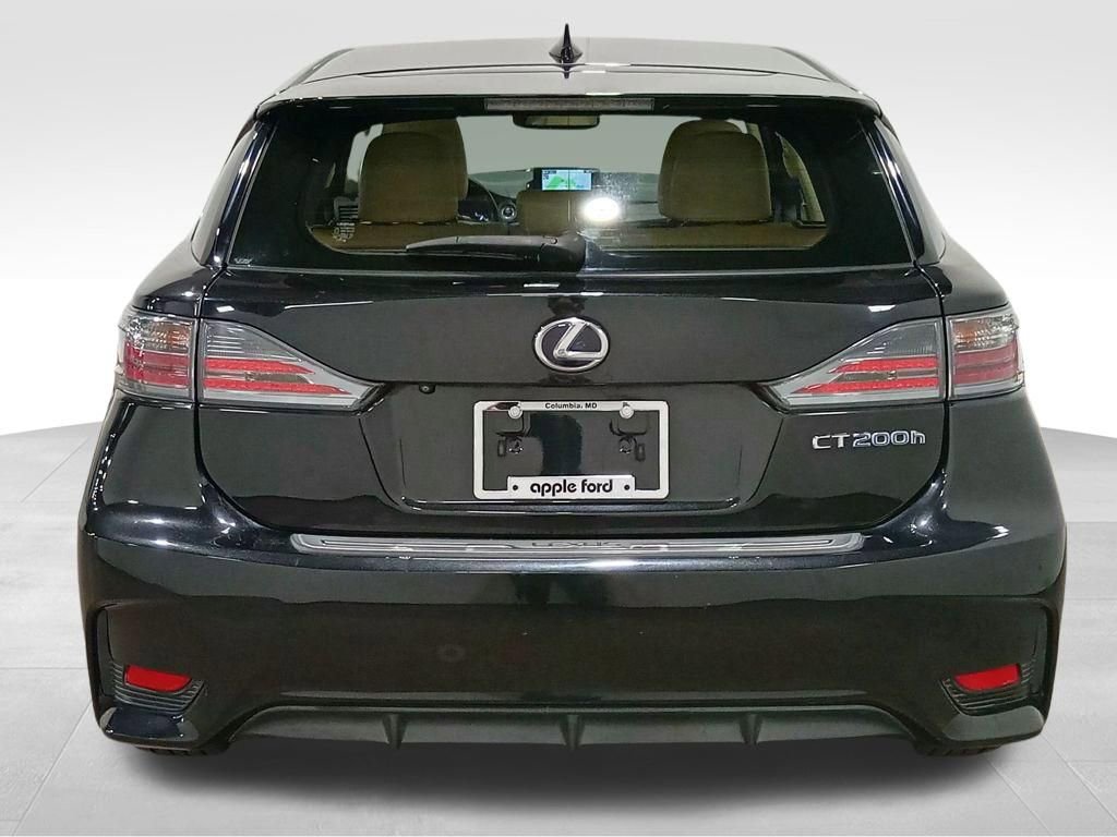 Used 2017 Lexus CT 200h w/ Navigation System Package image 5