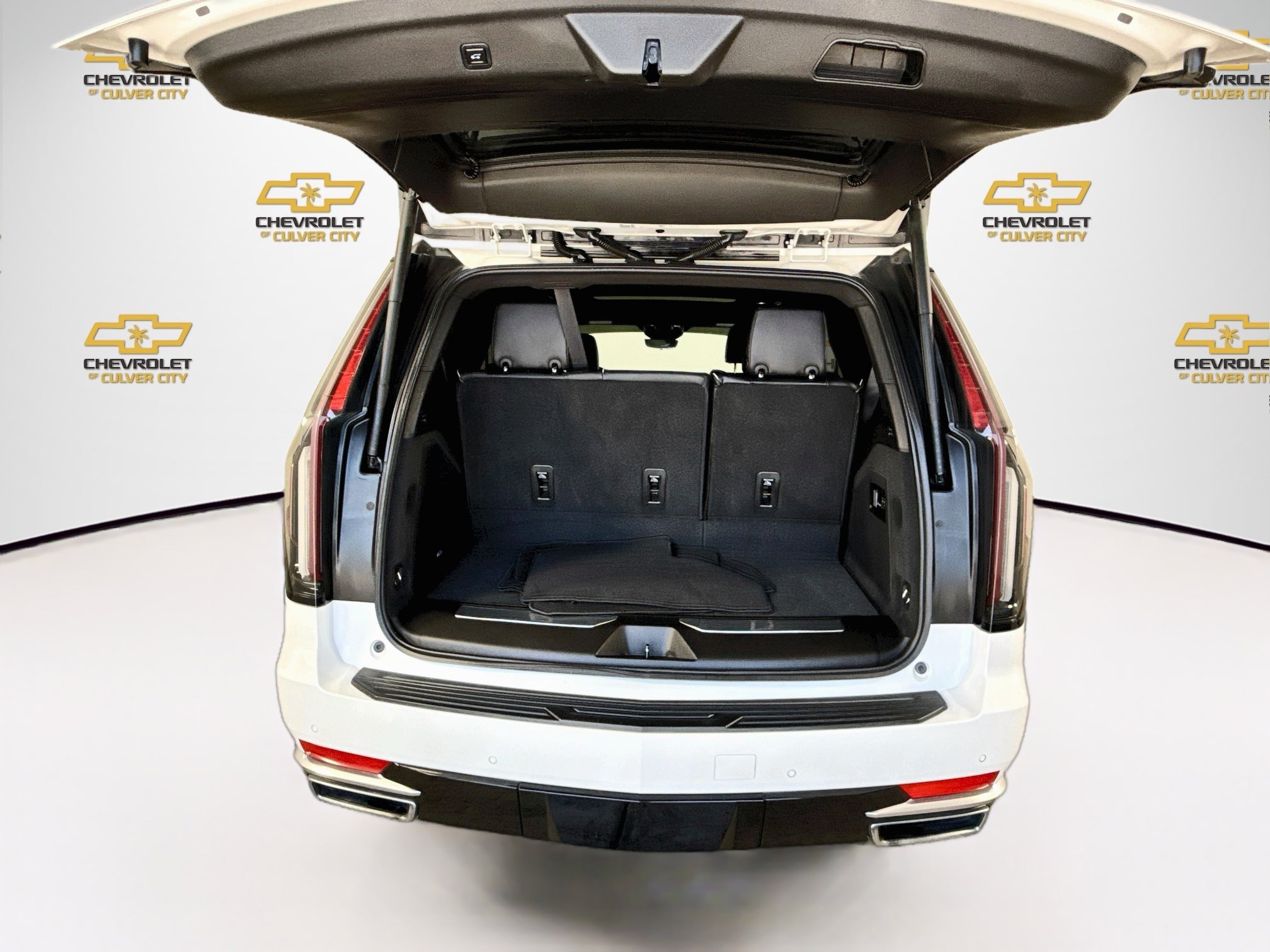 Used 2021 Cadillac Escalade Premium Luxury w/ Driver Assist Tech Package RWD image 30