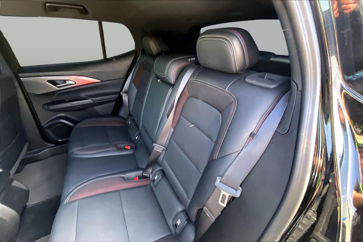 Used 2024 Chevrolet Equinox EV RS FWD image 19