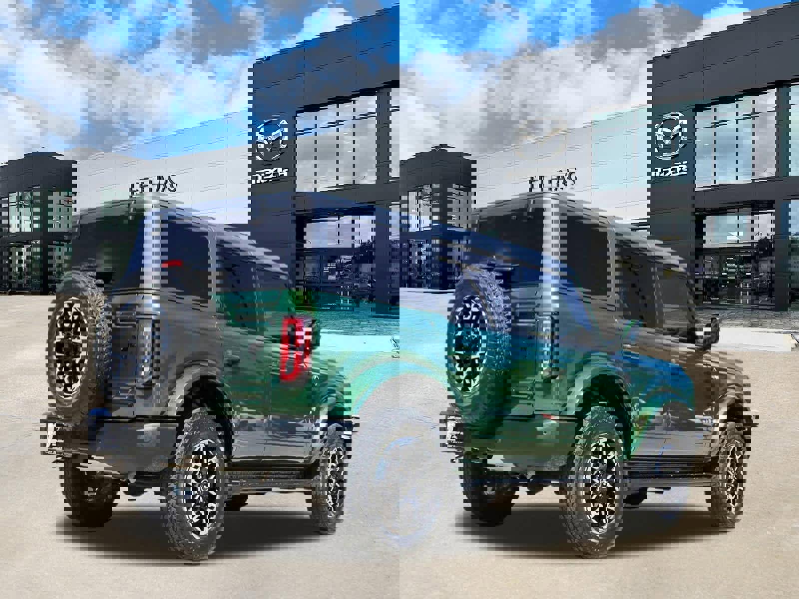 Used 2024 Ford Bronco Outer Banks image 3