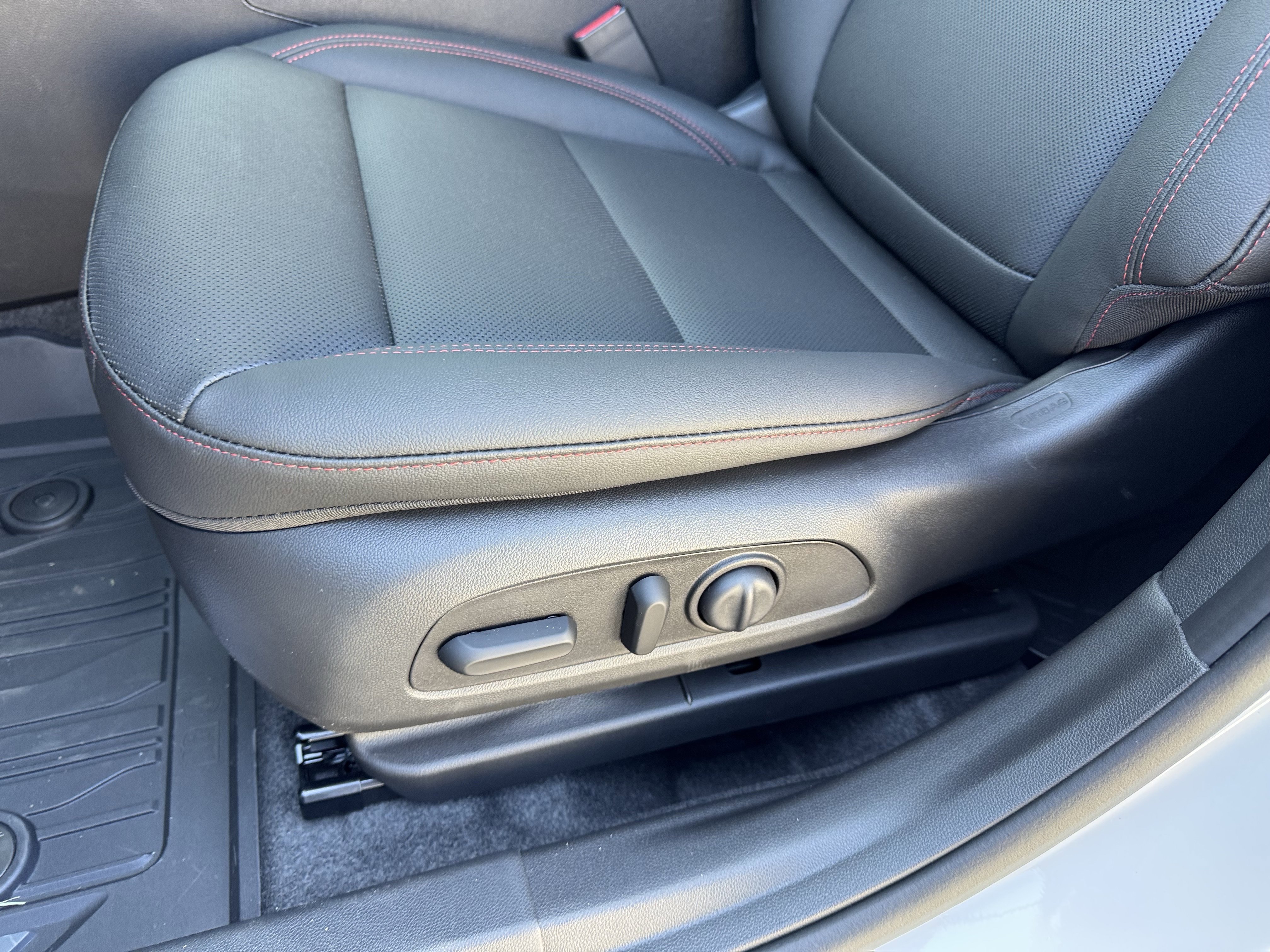 New 2026 Chevrolet Trax RS w/ Sunroof Package image 15