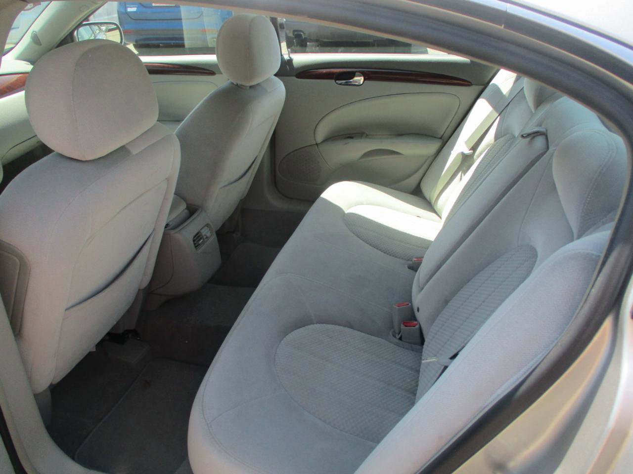 Used 2006 Buick Lucerne CX w/ Entertainment Package FWD image 9