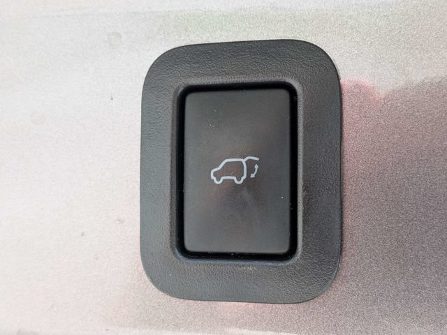 Used 2019 Toyota Highlander XLE FWD image 15