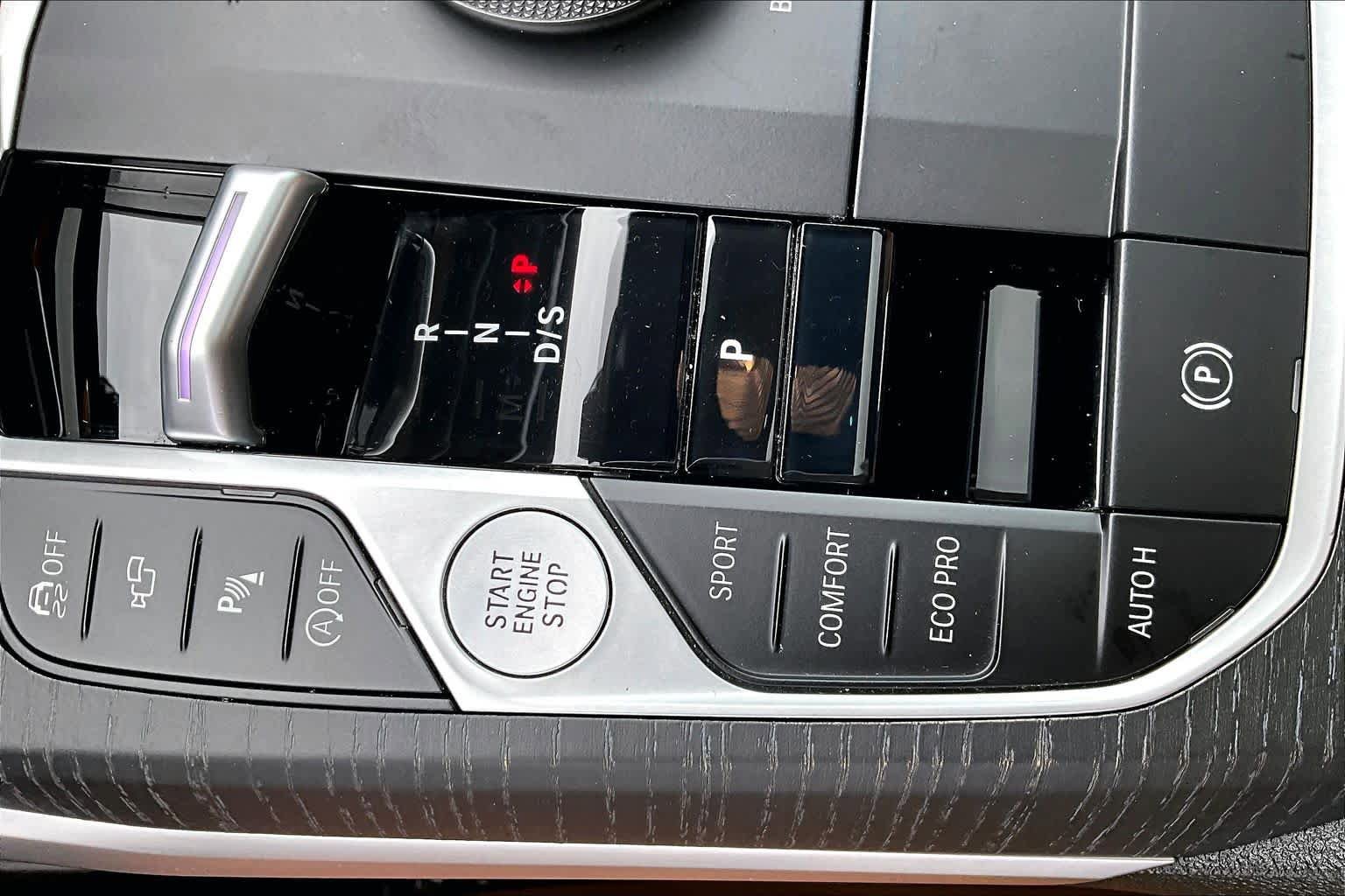 Certified 2025 BMW 330i Sedan RWD image 35