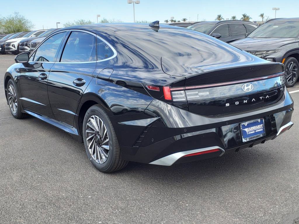 New 2025 Hyundai Sonata Limited image 3