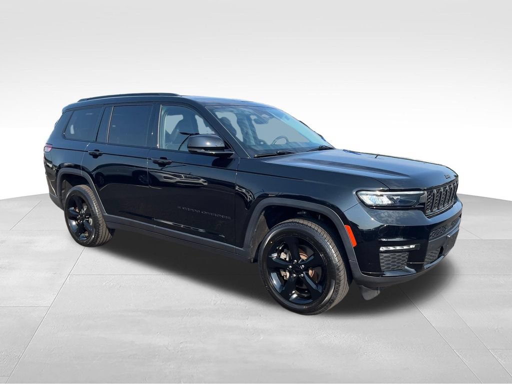 Used 2023 Jeep Grand Cherokee L Limited w/ Black Appearance Package AWD/4WD image 7