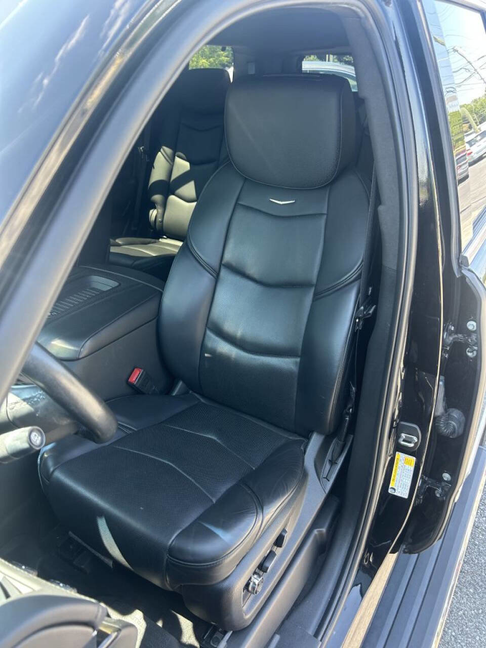 Used 2019 Cadillac Escalade Platinum image 15