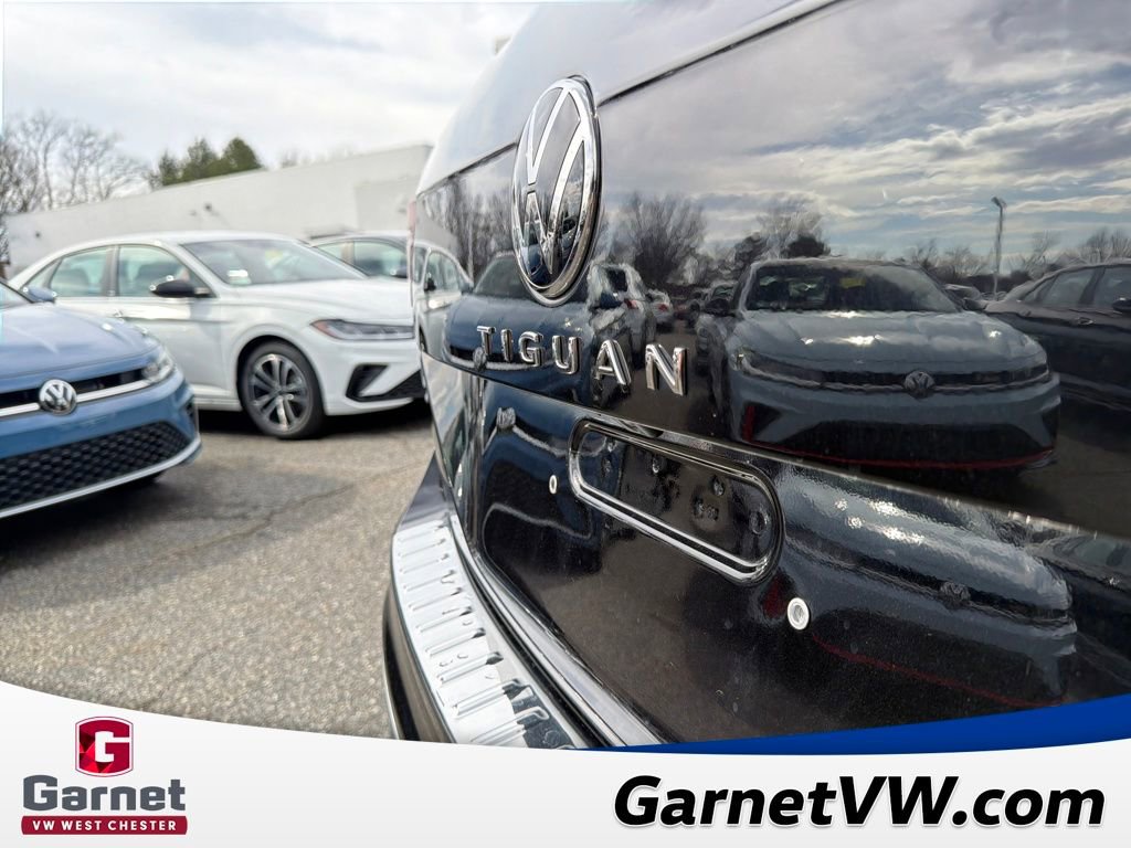Certified 2023 Volkswagen Tiguan SE w/ Panoramic Sunroof Package AWD/4WD image 40