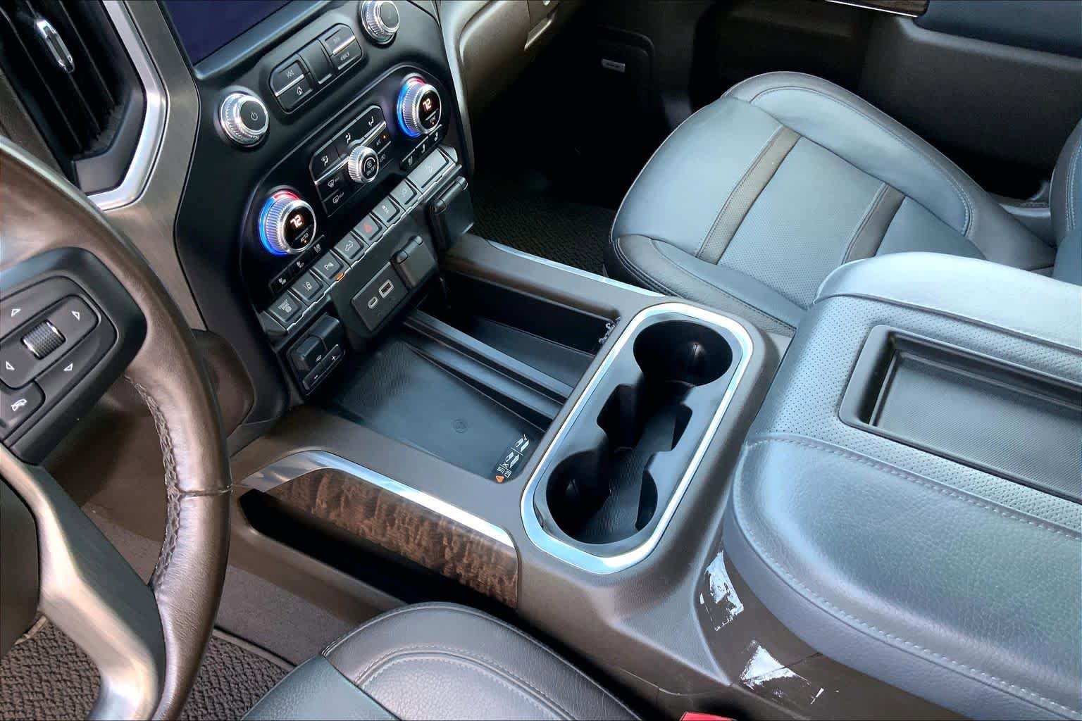 Used 2022 GMC Sierra 3500 Denali w/ Technology Package AWD/4WD image 17