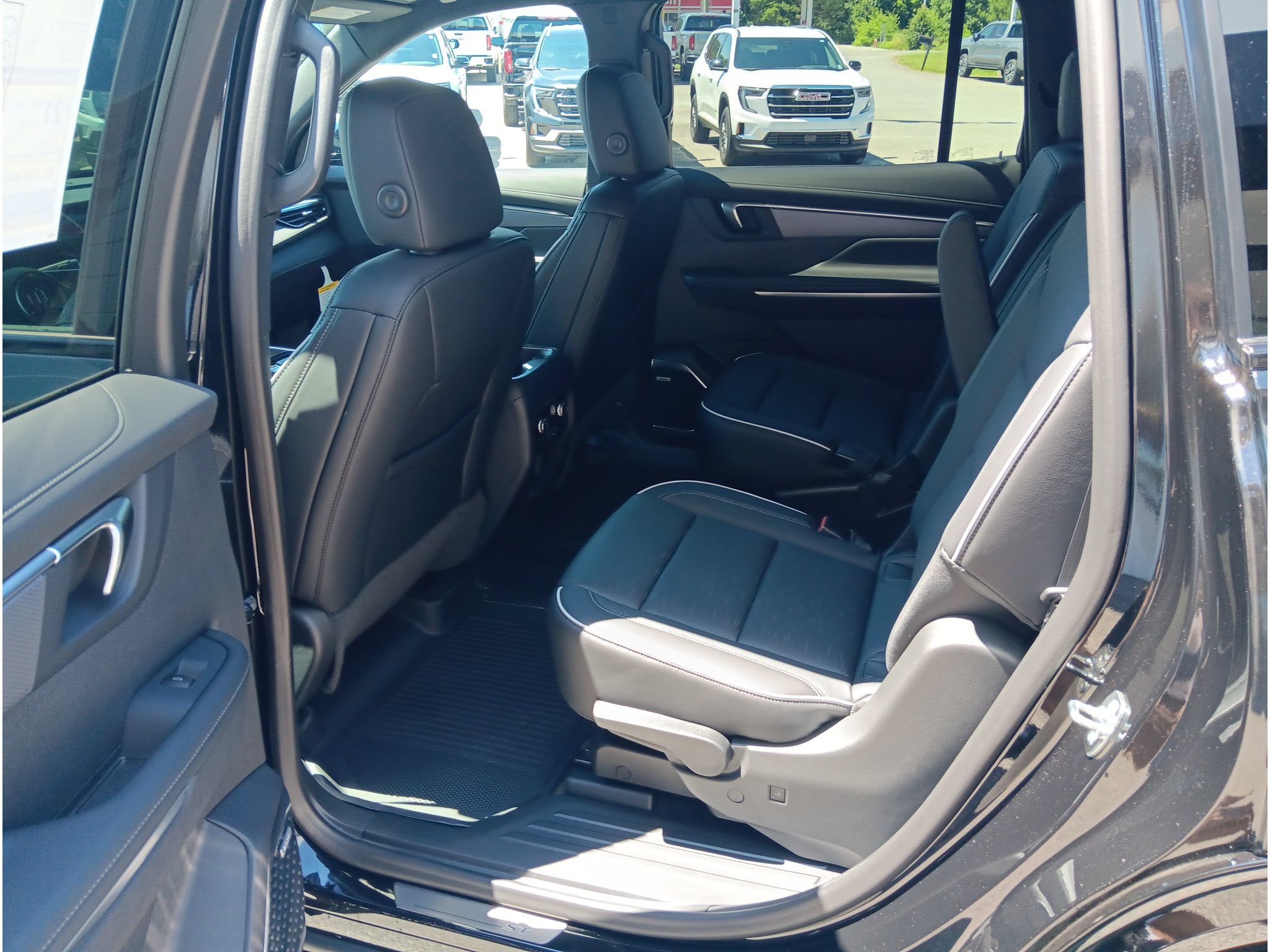 New 2026 Buick Enclave Sport Touring w/ Power Package AWD/4WD image 14
