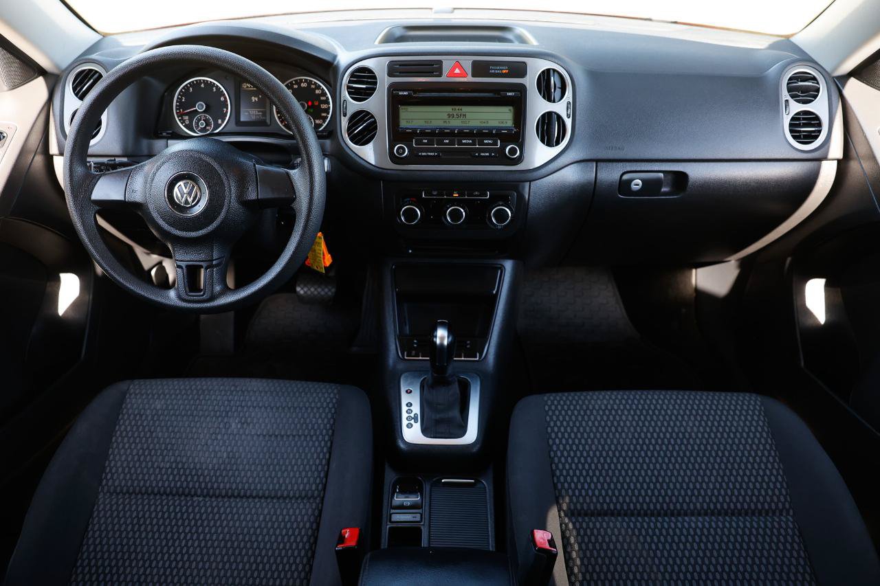 Used 2011 Volkswagen Tiguan S FWD image 2