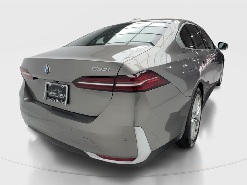 Used 2024 BMW 530i w/ Premium Package RWD image 11