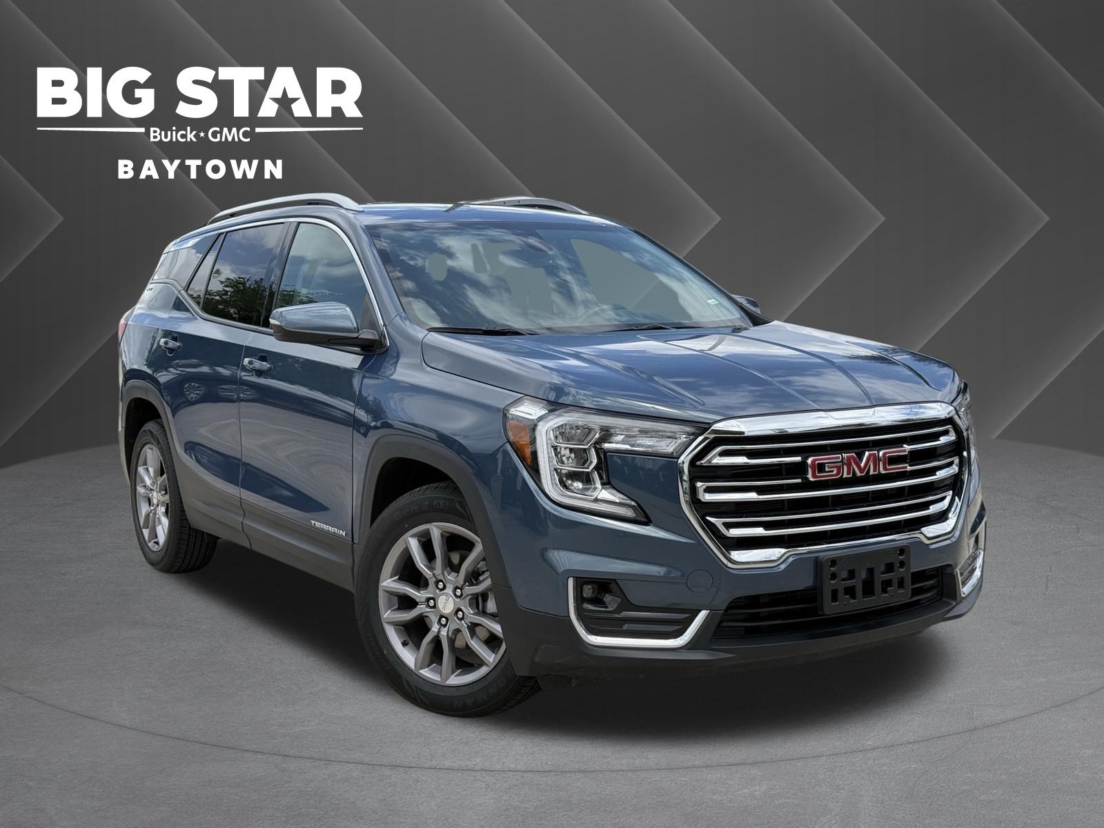 Used 2024 GMC Terrain SLT AWD/4WD image 1