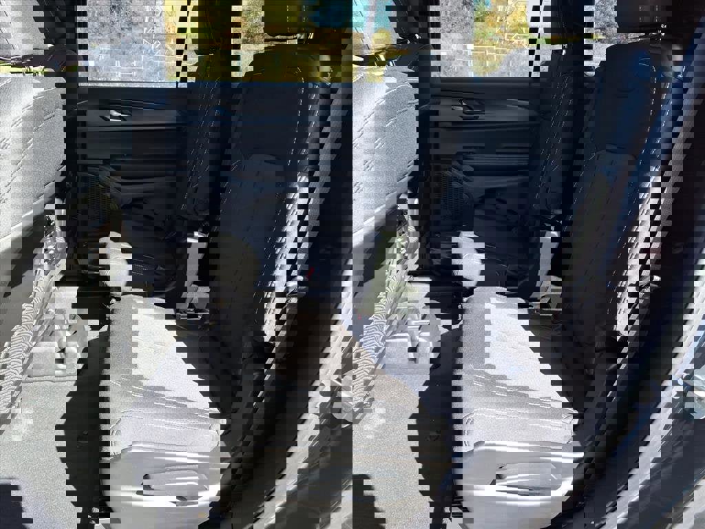 New 2025 Jeep Grand Cherokee L Laredo w/ Luxury Tech Group I image 7