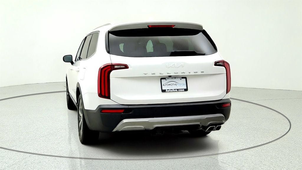 Used 2022 Kia Telluride EX w/ EX Premium Package FWD image 6