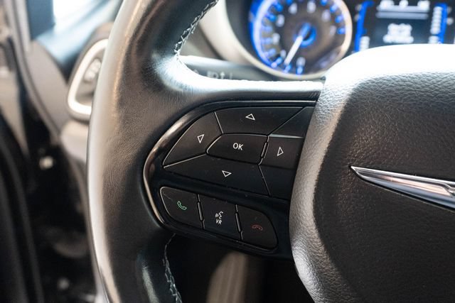 Used 2020 Chrysler Pacifica Touring w/ S Appearance Package FWD image 21