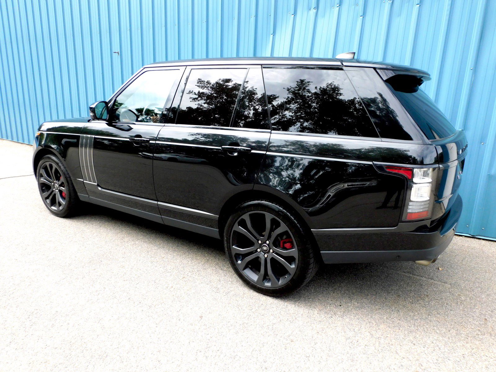 Used 2017 Land Rover Range Rover SV Autobiography Dynamic AWD/4WD image 3