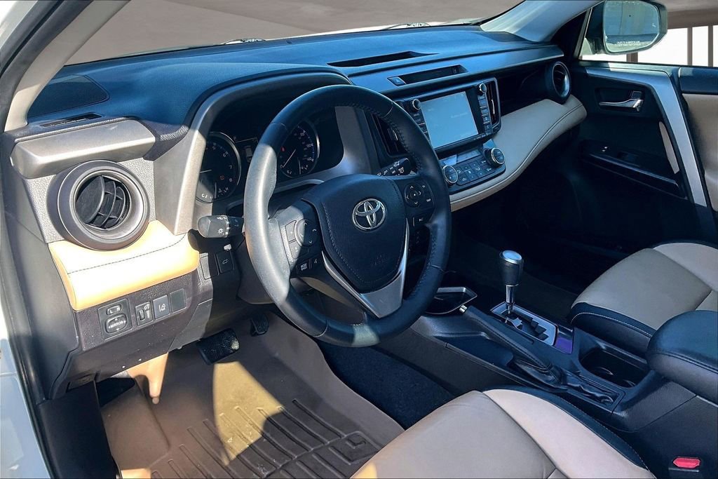 Used 2016 Toyota RAV4 Limited image 16