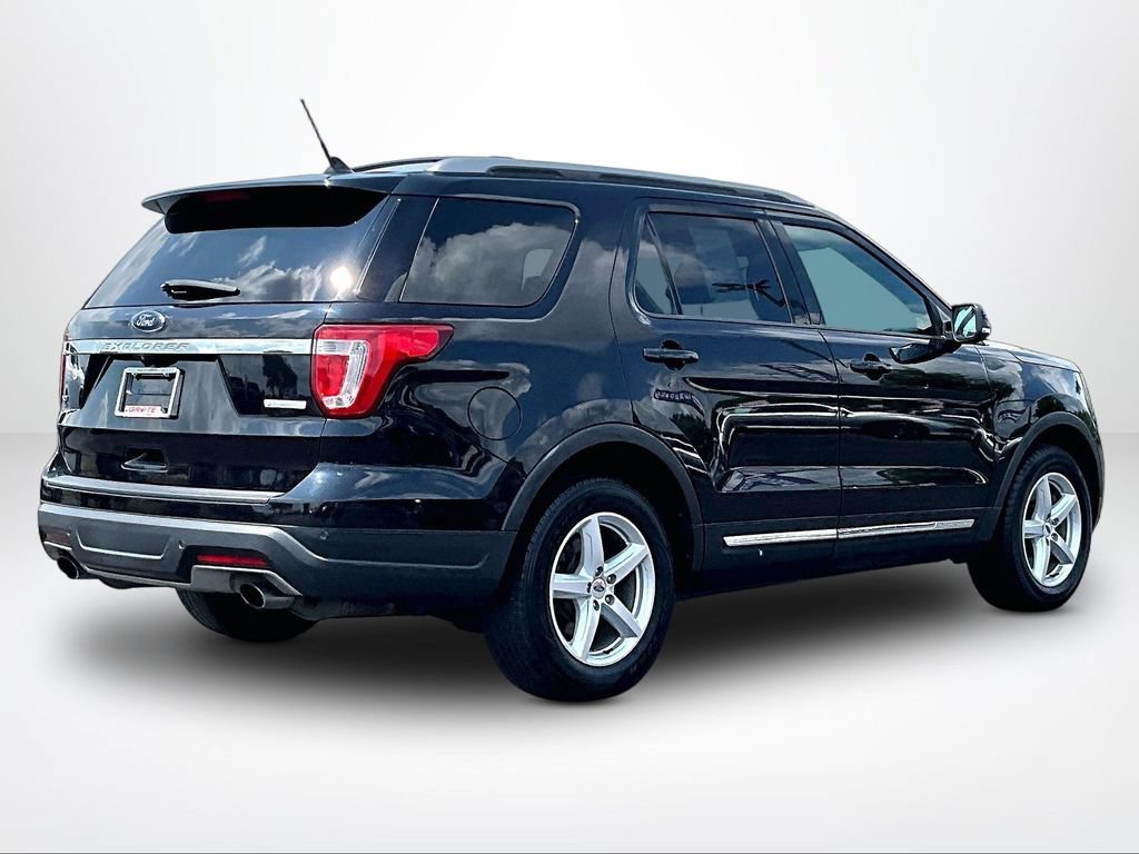 Used 2019 Ford Explorer XLT w/ Equipment Group 202A FWD image 2