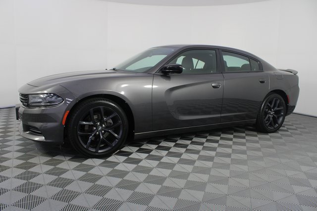 Used 2020 Dodge Charger SXT w/ Blacktop Package image 2